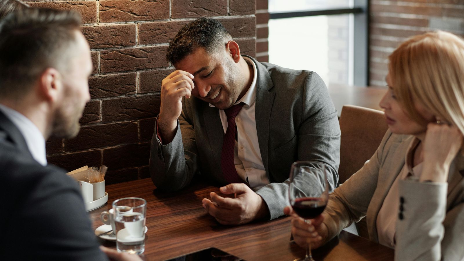 Zit je naast Henk van IT tijdens de lunch? Zo start je het gesprek